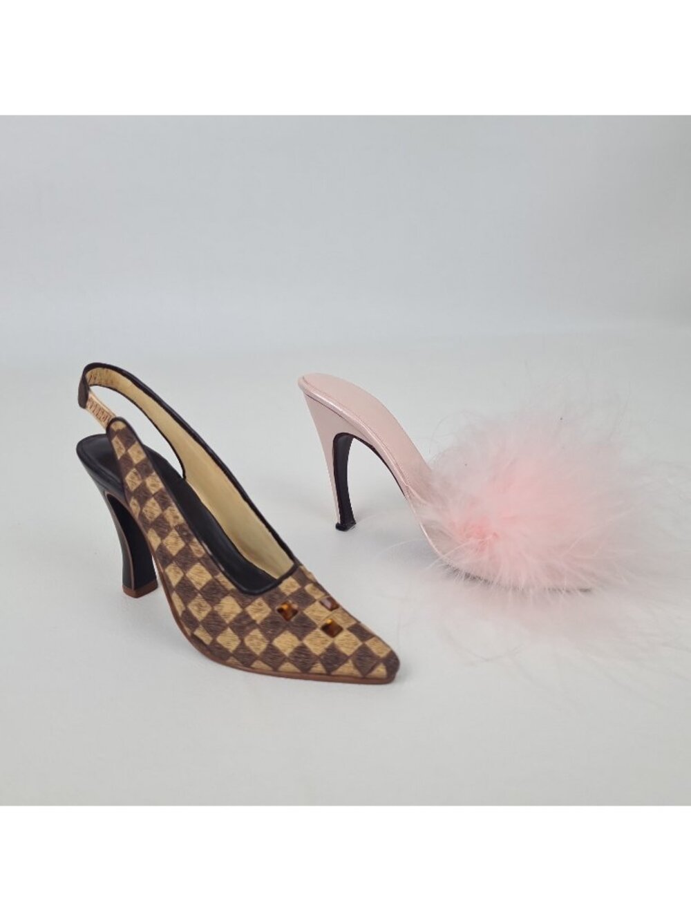Just The Right Shoe "Check It Out" By Raine Stepping Out 25107 Miniature